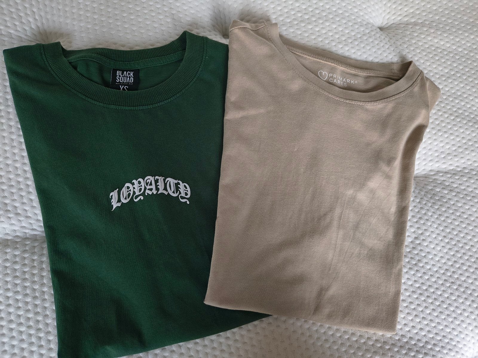 2 zgan T-shirts van Primark en New Yorker, maat XS, Kleding | Heren, T-shirts, Ophalen of Verzenden, Zo goed als nieuw, Maat 46 (S) of kleiner