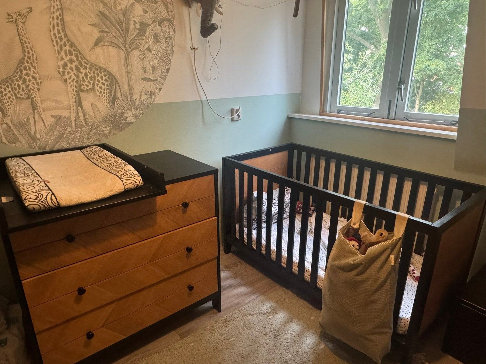 Prachtige bopita job babykamer 70x140 bed incl accessoires, Kinderen en Baby's, Kinderkamer | Complete kinderkamers, Ophalen, Zo goed als nieuw