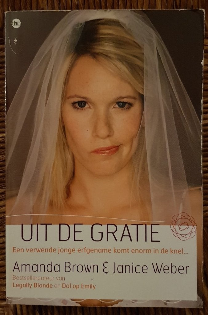 Uit de gratie - Amanda Brown & Janice Weber - IGST, Ophalen of Verzenden, Gelezen, Amanda Brown; Janice Weber