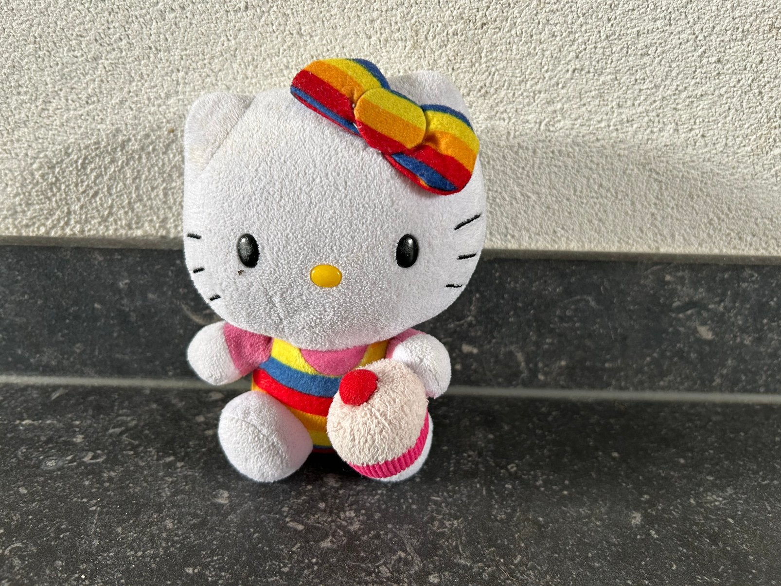 Hello Kitty knuffel met cupcake, Gebruikt, Ophalen of Verzenden, Kat, Ty