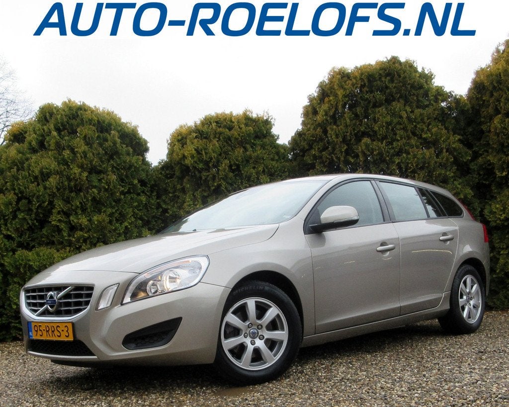 Volvo V60 1.6 T3 Kinetic *Navi * Trekhaak *, Voorwielaandrijving, Gebruikt, Zwart, 4 cilinders