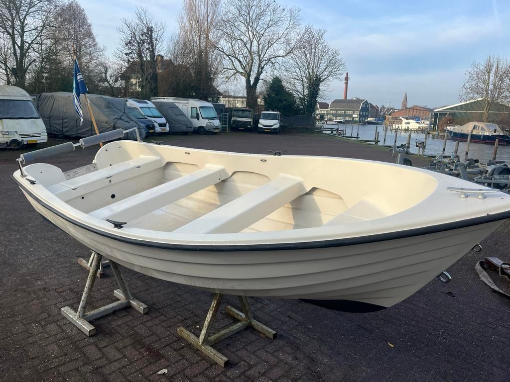 Mooie Ryds sloep 4.65 incl 4 pk 4 takt yamaha, Ophalen of Verzenden, Zo goed als nieuw, Kussenset, Buitenboordmotor