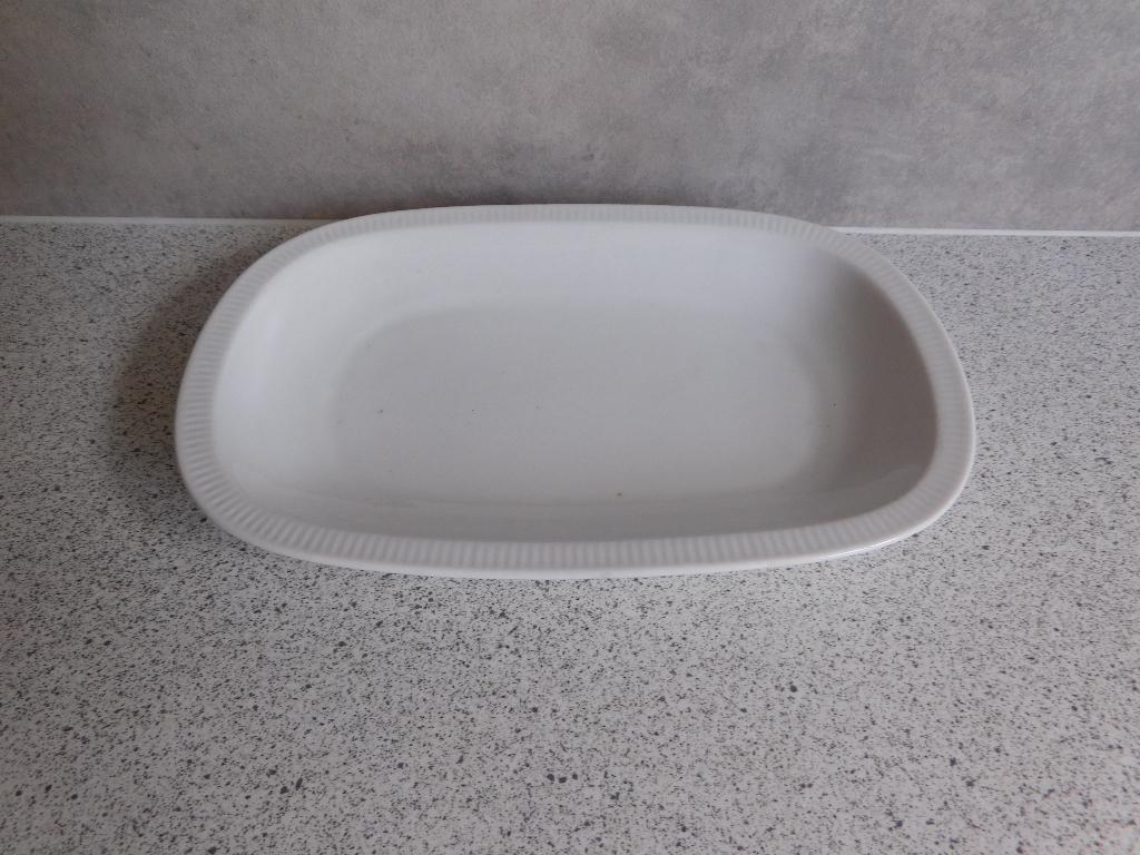 Schaal 21,5x14,5 cm. Ribbel Cannelee Wit Arzberg, Huis en Inrichting, Keuken | Servies, Ophalen of Verzenden, Overige stijlen
