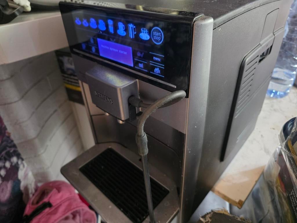 Siemens EQ.6 plus s100 koffiemachine, Afneembaar waterreservoir, Gebruikt, 10 kopjes of meer, Koffiemachine