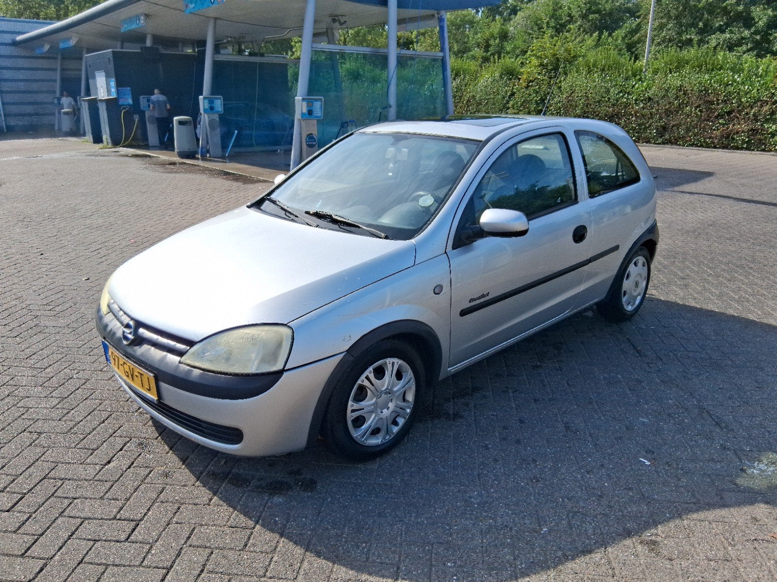 Opel Corsa 1.4 I 16V 3D AUT 2001 Grijs, 450 kg, 40 €/maand, 4 cilinders, 1389 cc