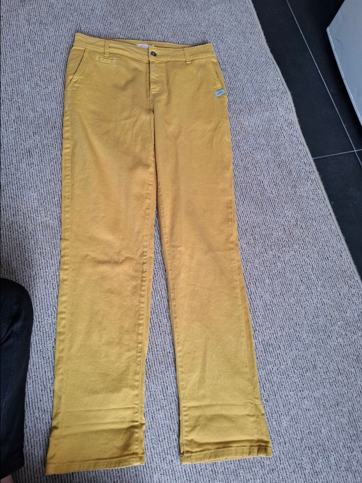 Oilily Chino Broek Okergeel/Mosterdgeel – Maat 36, Kleding | Dames, Oilily, Geel, Ophalen of Verzenden, Zo goed als nieuw