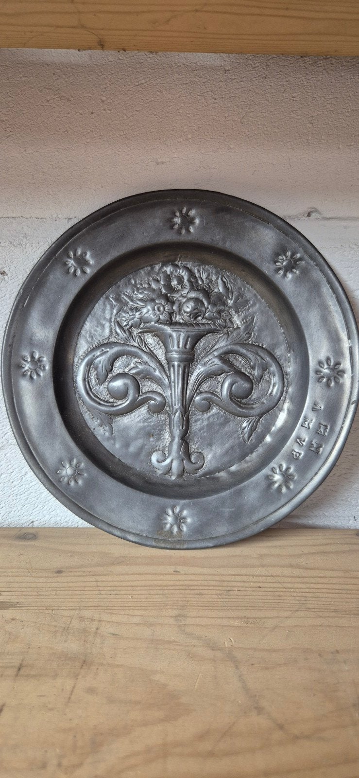 Antiek tinnen sierbord met bloemenmotief, Ophalen of Verzenden