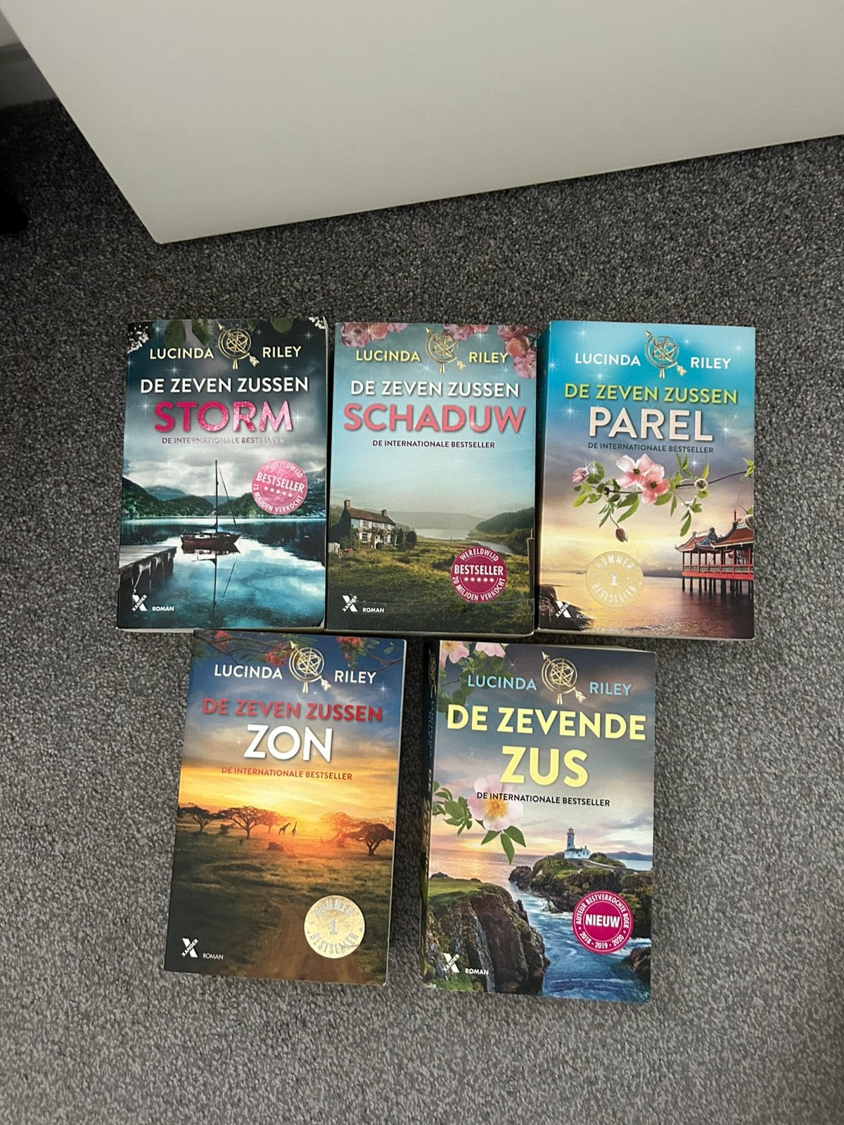 Lucinda Riley 5 stuks, Ophalen of Verzenden, Zo goed als nieuw
