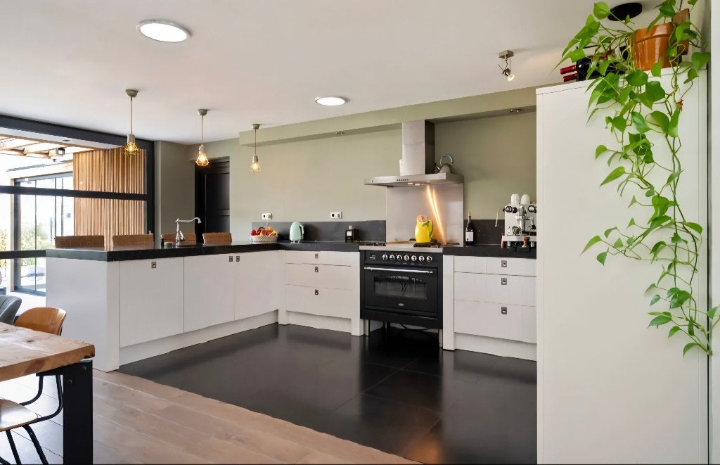 Complete grote keuken, Huis en Inrichting, Keuken | Complete keukens, Ophalen, Gebruikt, Wit, Hoekkeuken