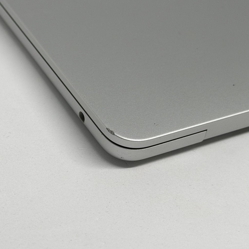 MacBook Air 15 inch M3 512GB zilver /zeer net /93% batt /gar, Apple, Zo goed als nieuw, Support@apple.com, Apple Park Way, Cupertino, California
