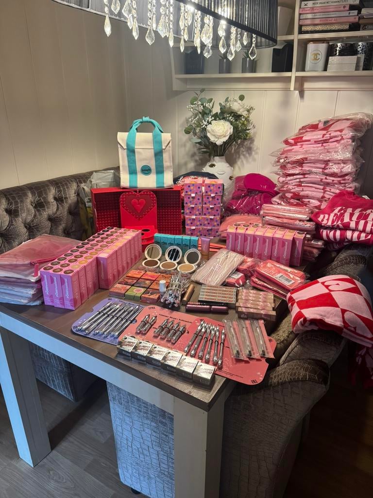 Benefit make-up partij, Sieraden, Tassen en Uiterlijk, Uiterlijk | Cosmetica en Make-up, Ophalen, Nieuw, Overige kleuren, Gehele gezicht