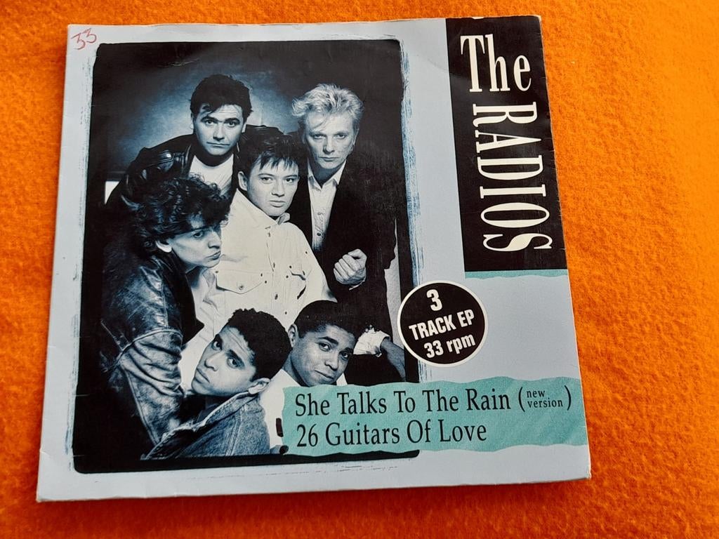 The Radios - She Talks To The Rain (EP 1991) Vinyl Single, Originele persing, Ophalen of Verzenden, Gebruikt, Pop