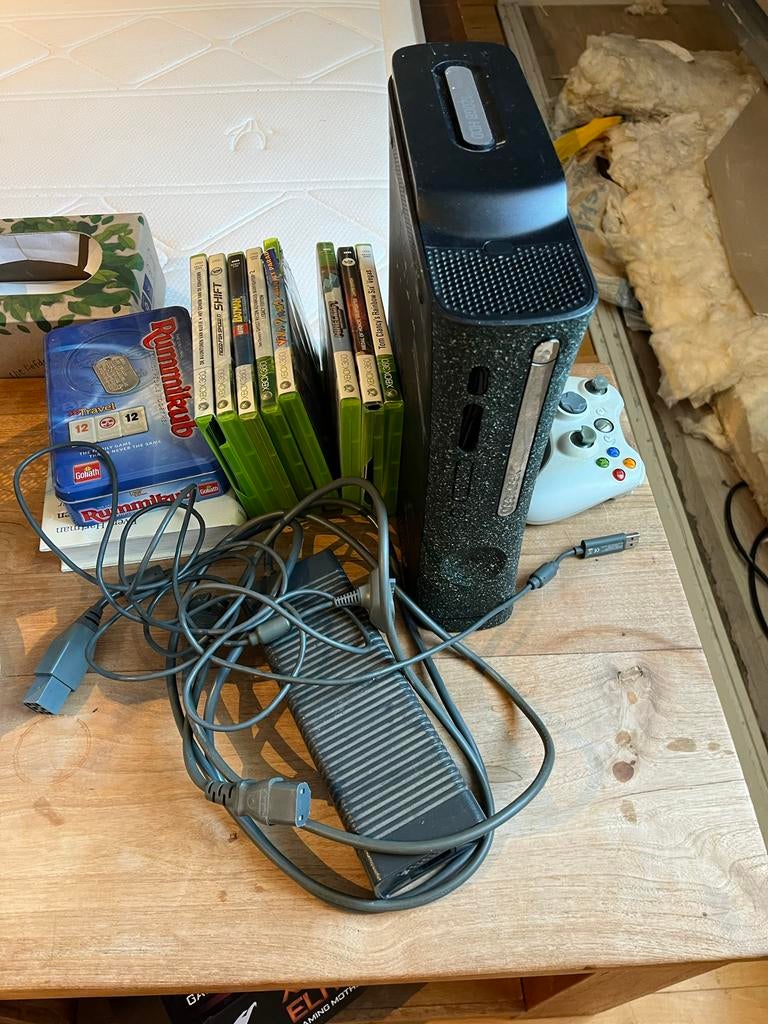Xbox 360 Elite met games en controller, Spelcomputers en Games, Spelcomputers | Xbox 360, Gebruikt, 120 GB, 360 Elite of Super Elite