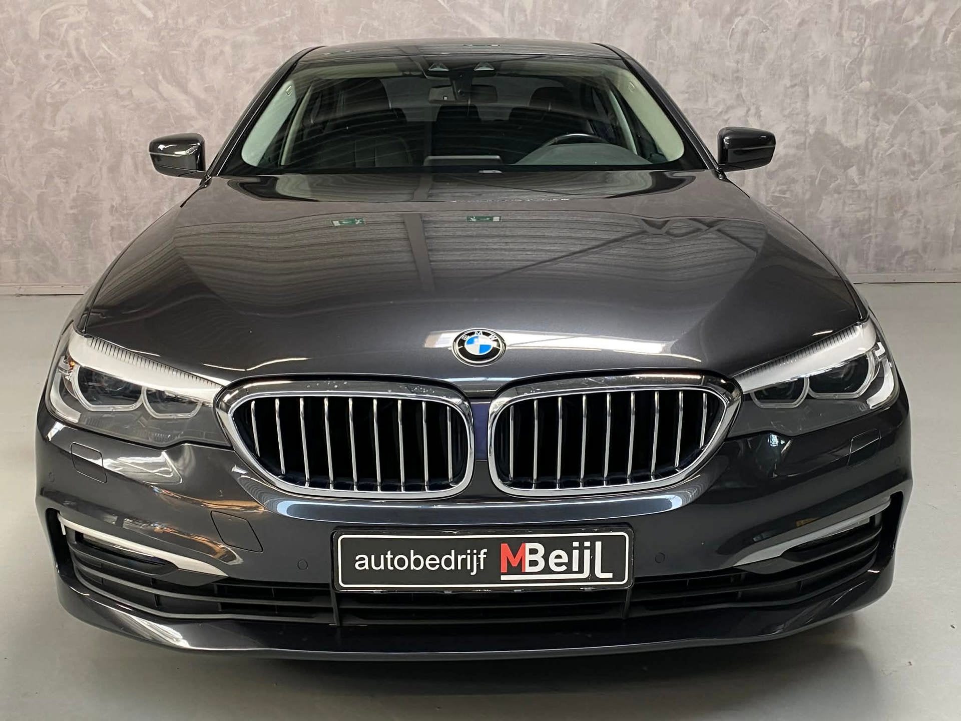 BMW 5-serie 520i Executive /Led /Trekhaak /Leder, Automaat, 1998 cc, Achterwielaandrijving, Gebruikt