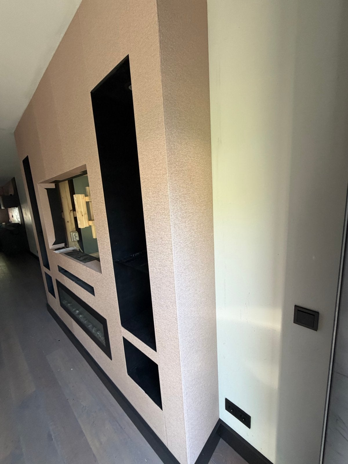 Moderne Cinewall met TV-nis en Sfeerhaard - Maatwerk, Ophalen, 200 cm of meer, Zo goed als nieuw, Overige houtsoorten