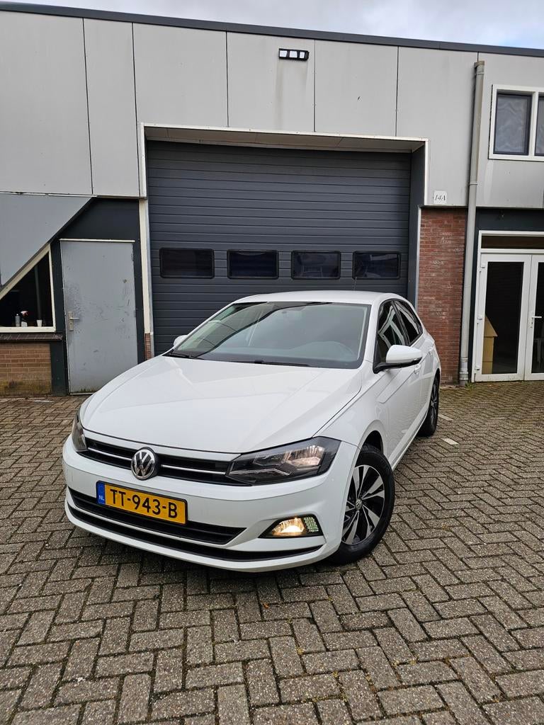 Volkswagen Polo 1.0 TSI 95pk 2018 Wit Nette auto, Voorwielaandrijving, Stof, 40 €/maand, Wit