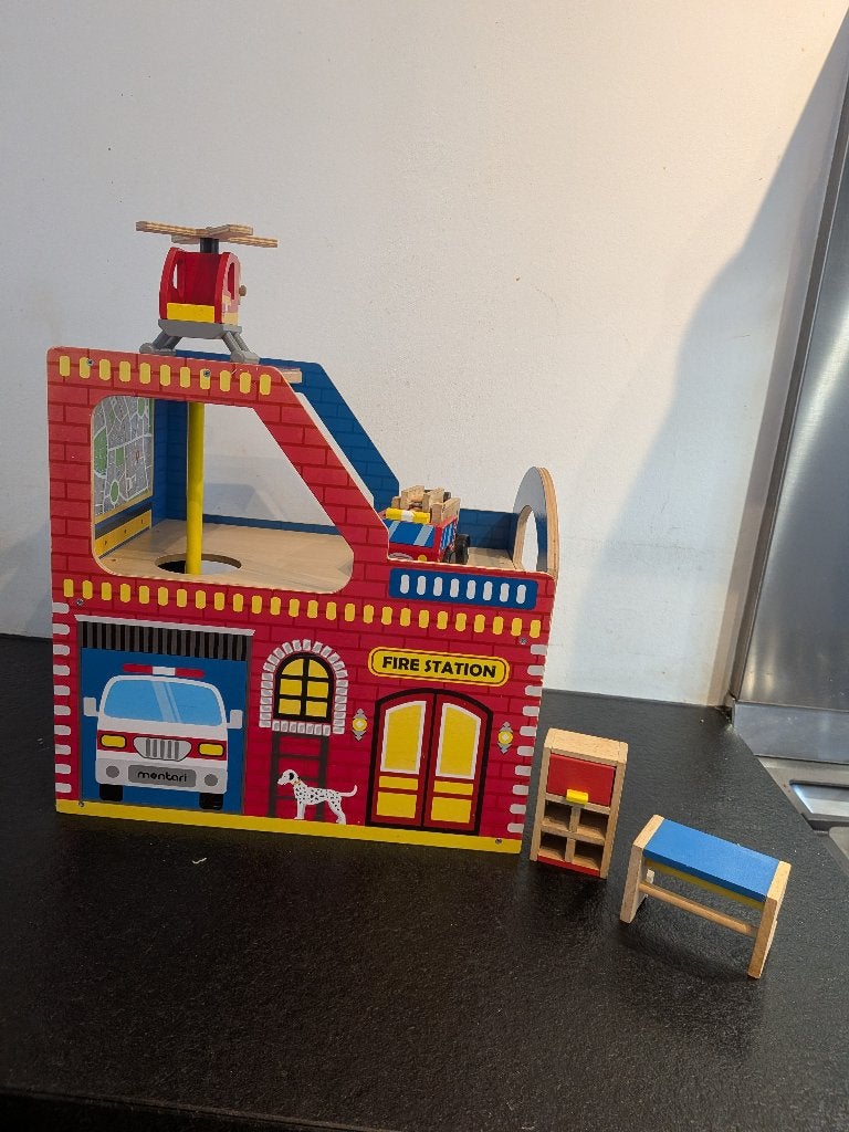 Houten brandweerkazerne inclusief enkele accessoires, Ophalen, Gebruikt, Overige typen