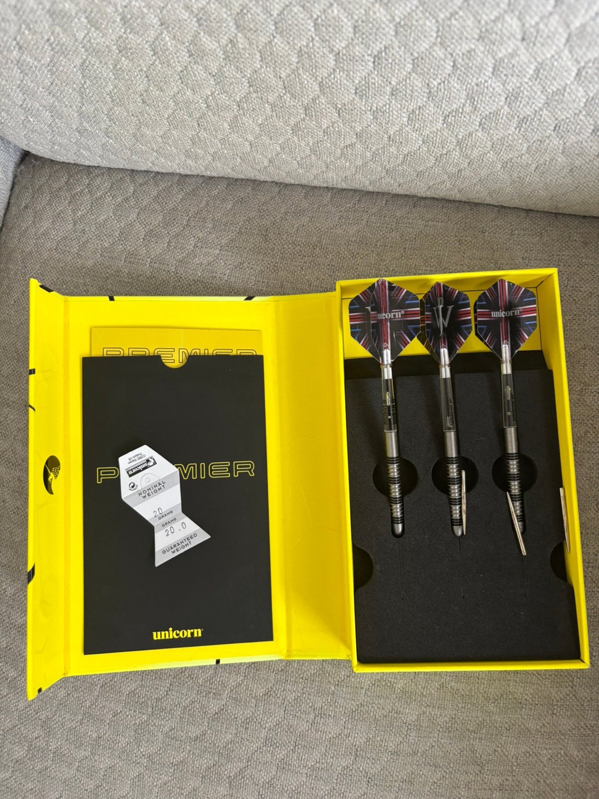 James Wade Unicorn Premier Darts 20g - Zo goed als nieuw, Sport en Fitness, Darts, Ophalen of Verzenden, Zo goed als nieuw, Pijlen