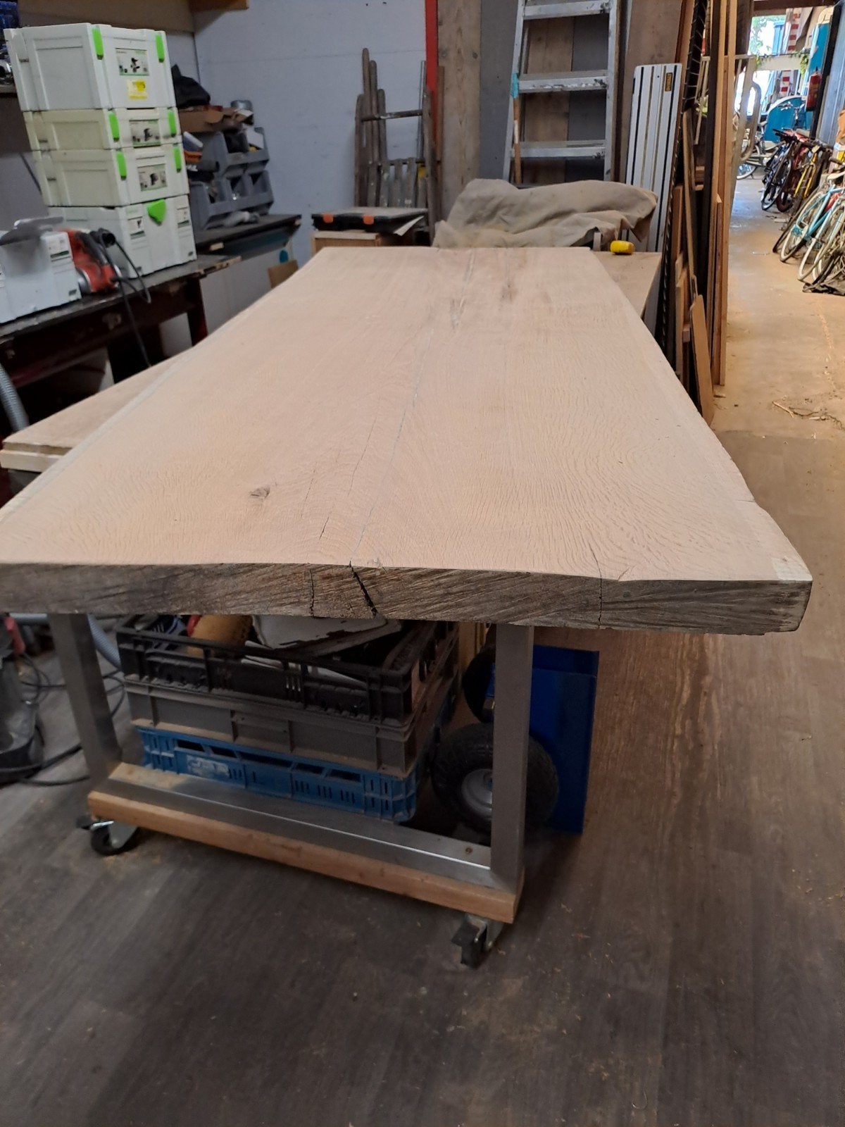 Foto 9 van Zware Eiken Boomstam Tafel - 210x88/84cm, 6cm blad