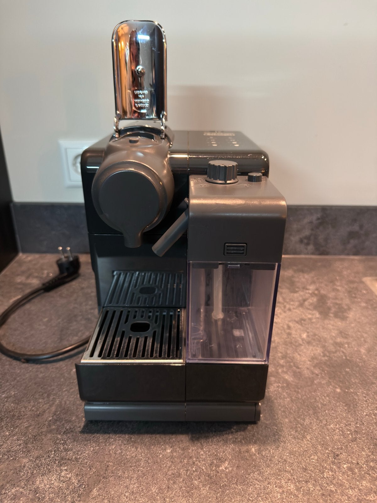 Foto 8 van DeLonghi Nespresso Lattissima One EN500.B