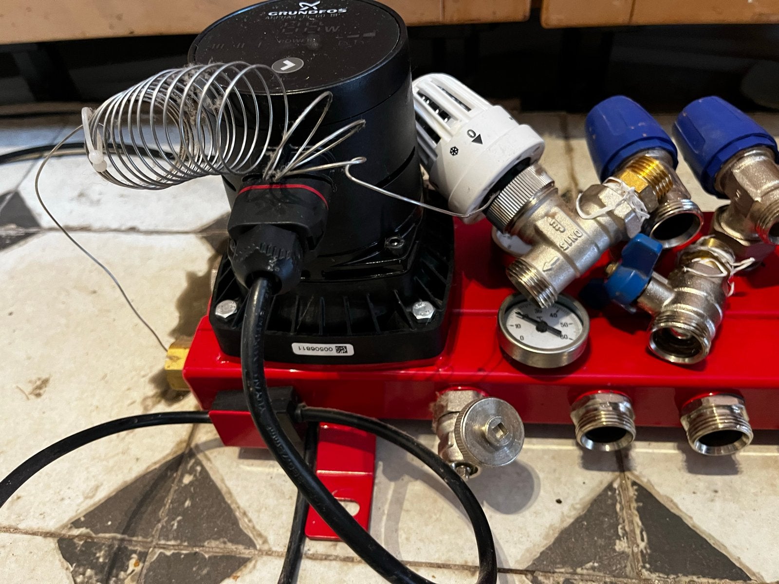 Vloerverwarming verdeler met Grundfos pomp, Ophalen, Gebruikt, Minder dan 30 cm, Overige typen
