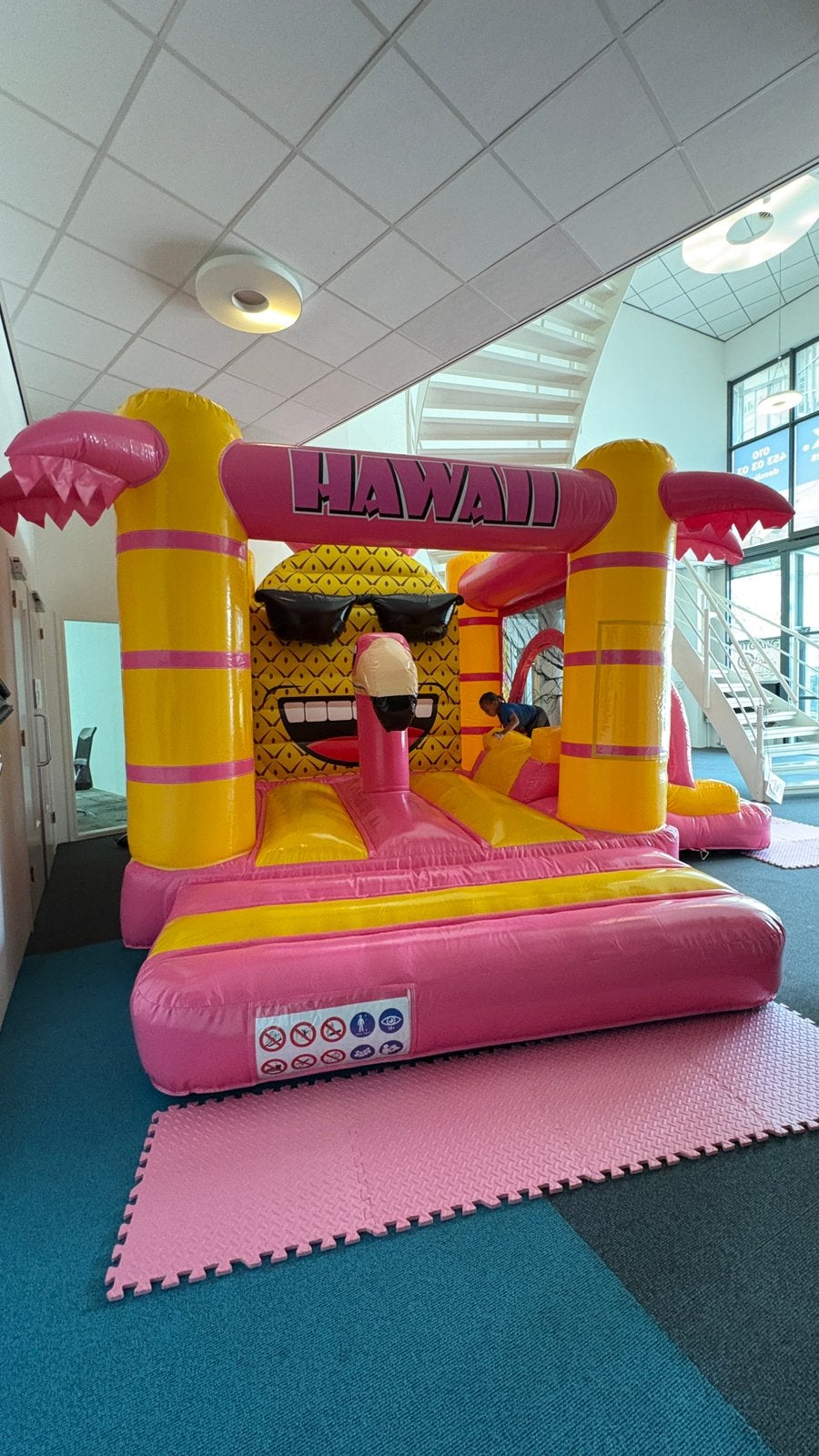 Hawaii springkussen met glijbaan te huur, Ophalen of Verzenden