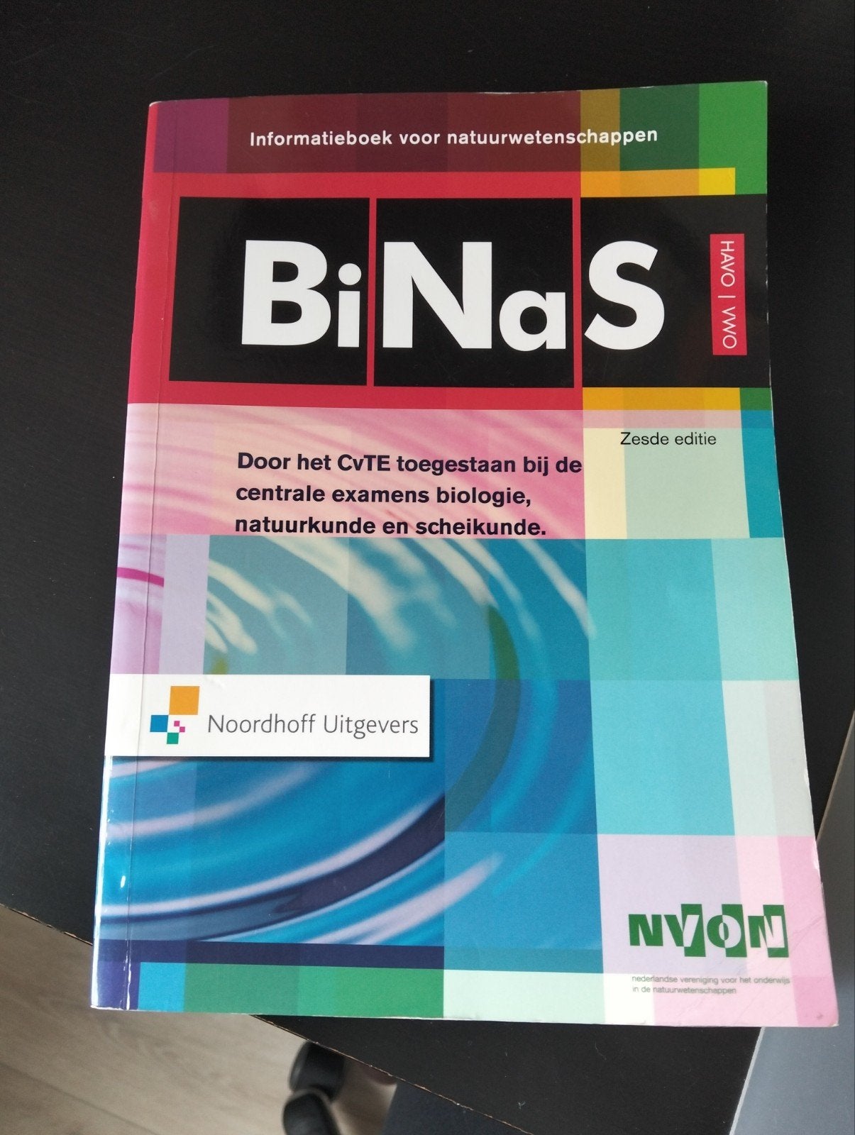 BiNaS zesde editie - Informatieboek natuurwetenschappen, Niet van toepassing, Zo goed als nieuw, Beta, HBO