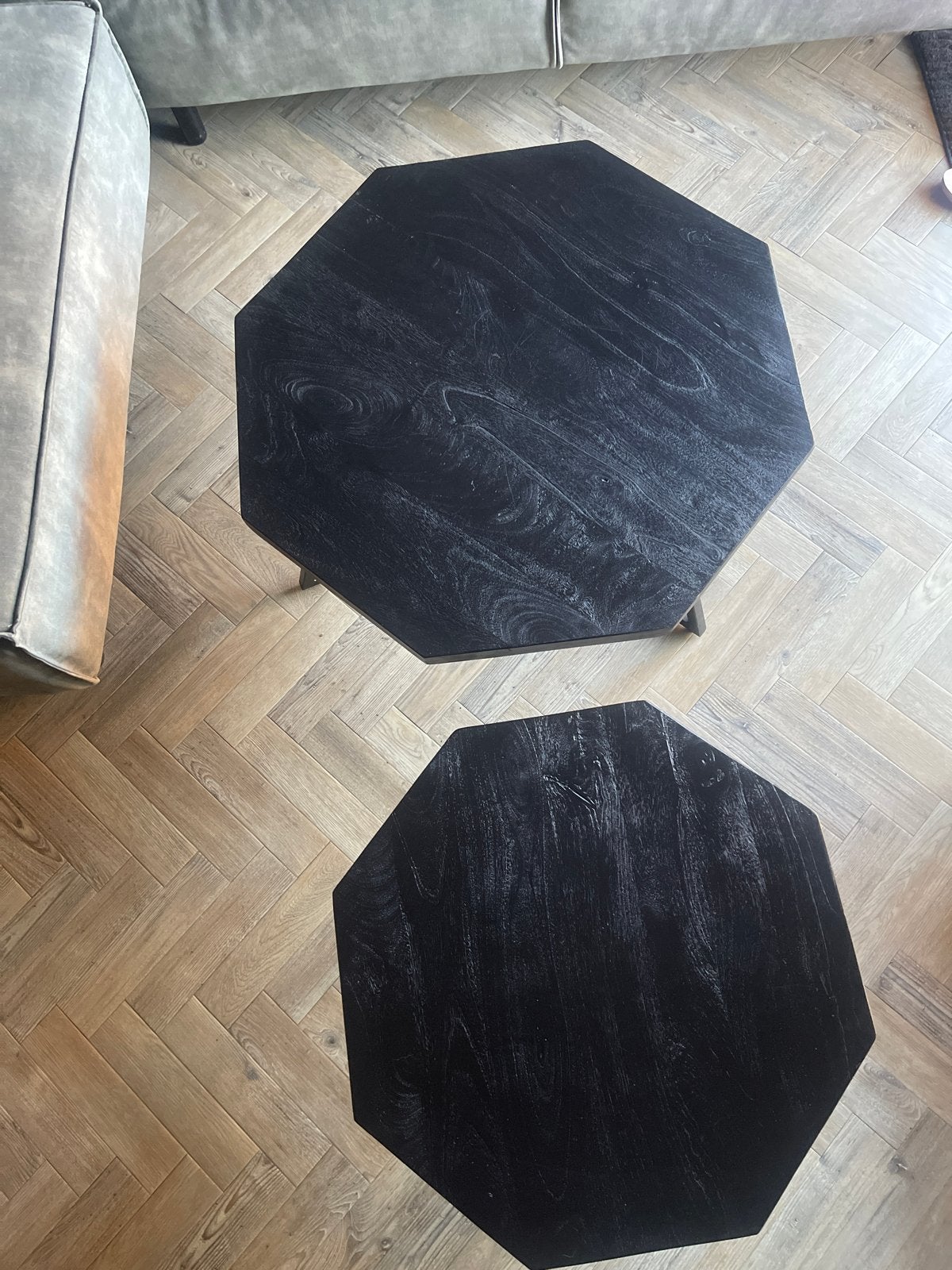 Set van 2 zwarte houten bijzettafels (hexagon), Ophalen, Gebruikt, 50 tot 100 cm, Overige vormen