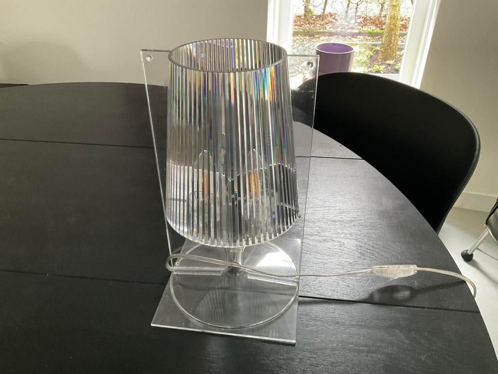 Prachtige Take Tafellamp van Kartell, Huis en Inrichting, Lampen | Tafellampen, Ophalen, Zo goed als nieuw, Kunststof, Minder dan 50 cm