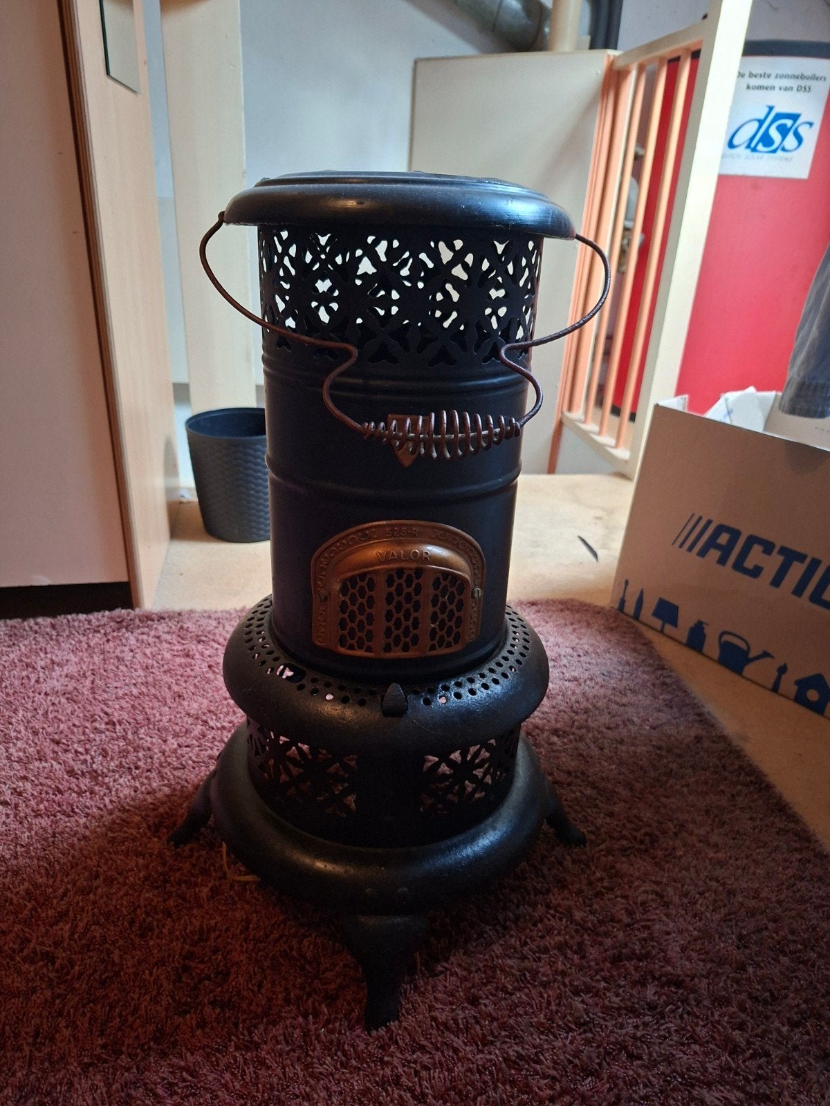 Decoratieve vintage Valor petroleumkachel, Ophalen
