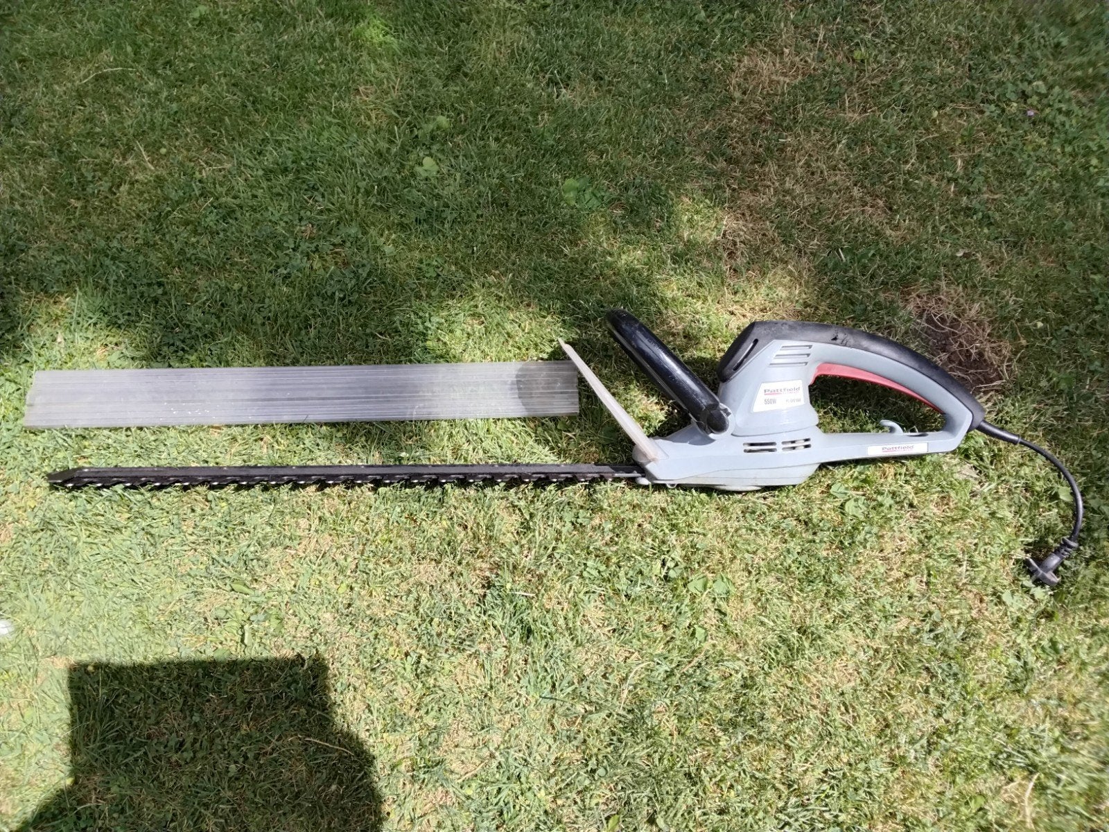 Pattfield Heggenschaar PE-EHS 5500 - 65cm Bladlengte, Tuin en Terras, Ophalen of Verzenden, Gebruikt, Elektrisch, Pattfield