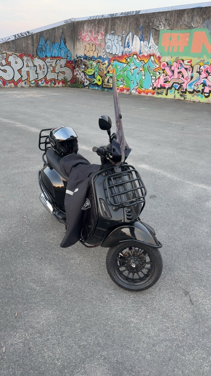 Vespa Sprint 2017 80cc Full Option - Zwart, Fietsen en Brommers, Overige modellen, Maximaal 45 km/u, Ophalen of Verzenden, Zo goed als nieuw