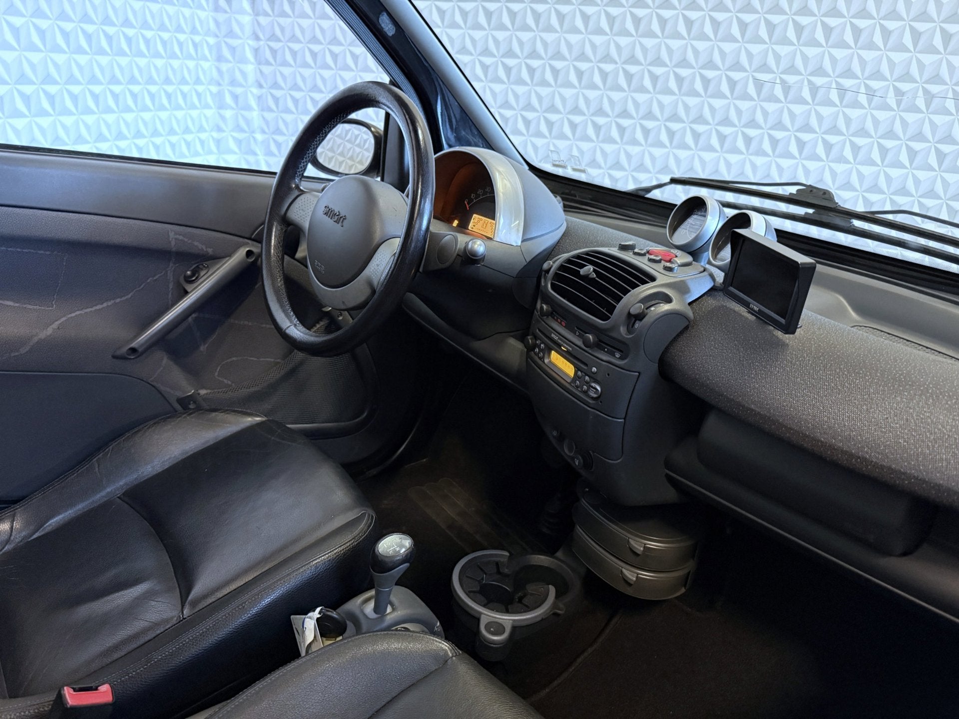 Smart Cabrio Cabrio & passion Leer Stoelverwarming Aircondit, Auto's, Smart, Achterwielaandrijving, Gebruikt, 61 pk, Zwart