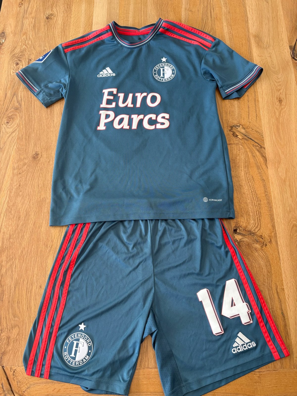 Feyenoord Voetbalset Jongens Adidas Maat 164, Ophalen of Verzenden, Gebruikt, Jongen, Setje