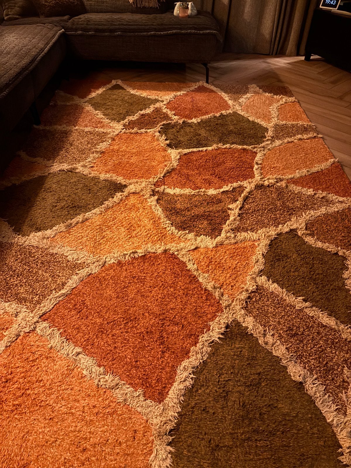 Vloerkleed 2x3m, zo goed als nieuw, 4 weken gebruikt, Huis en Inrichting, Oranje, Ophalen of Verzenden, Zo goed als nieuw, 200 cm of meer