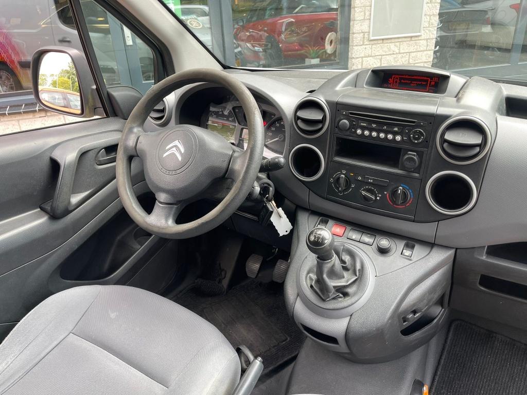 Citroën Berlingo 1.6 HDI Airco Trekhaak 3Pers EX BTW, Auto's, Euro 5, Gebruikt, 4 cilinders, Citroën