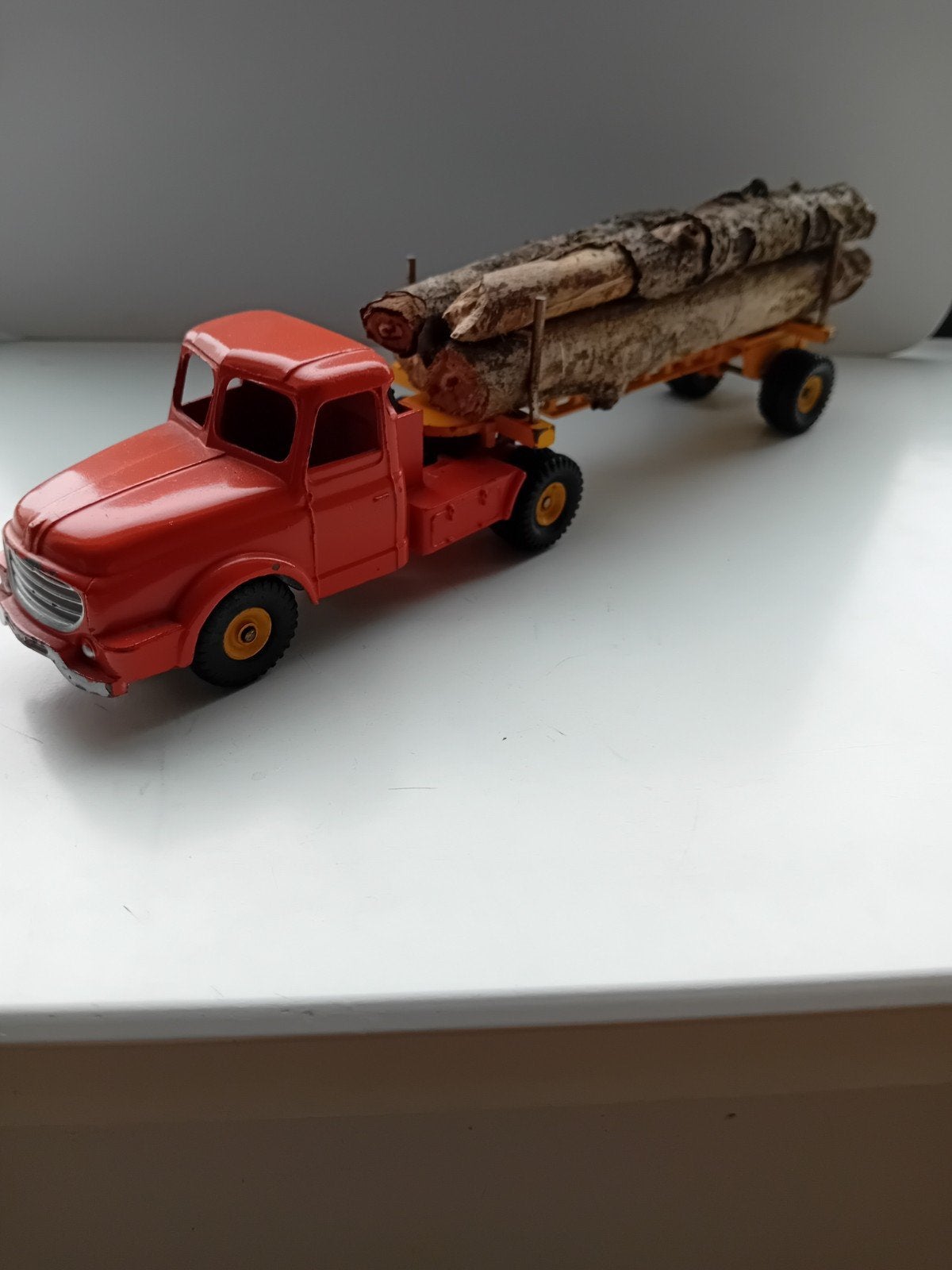 Dinky toys Willeme Log Truck., Ophalen of Verzenden, Zo goed als nieuw, Dinky Toys