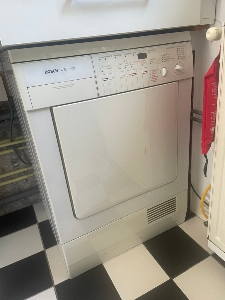 Gratis af te halen: Bosch wasdroger, Witgoed en Apparatuur, Ophalen, 6 tot 8 kg, Gebruikt, Minder dan 85 cm