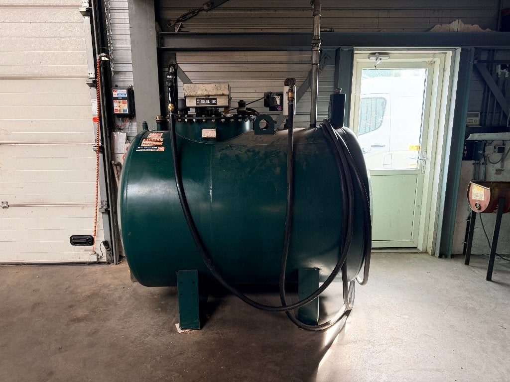 Dieseltank bovengrondse opslag 2 kuub met pomp en pistool, Ophalen, Zo goed als nieuw