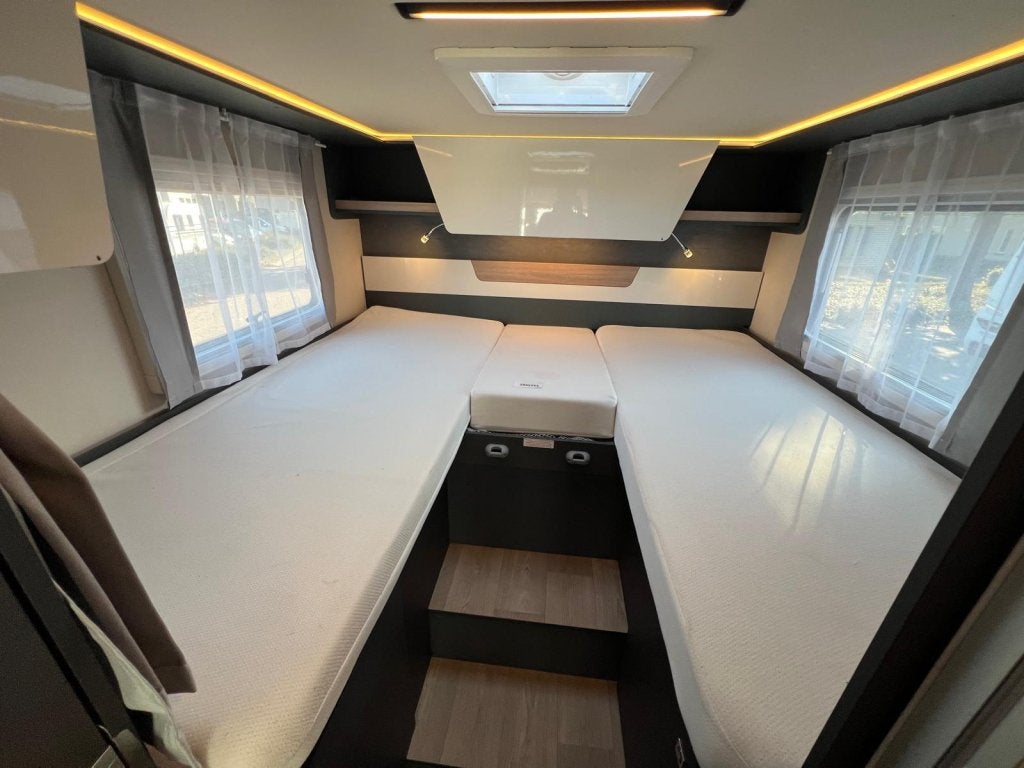 Laika Kosmo H 1409 Enkele bedden, Automaat, 8000euro korting, Ringverwarming, Fiat, Diesel, ABS