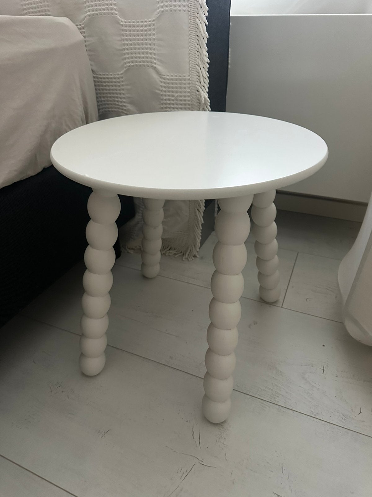 Bijzettafeltje met gedraaide pootjes, Minder dan 55 cm, Rond, Zo goed als nieuw, Ophalen