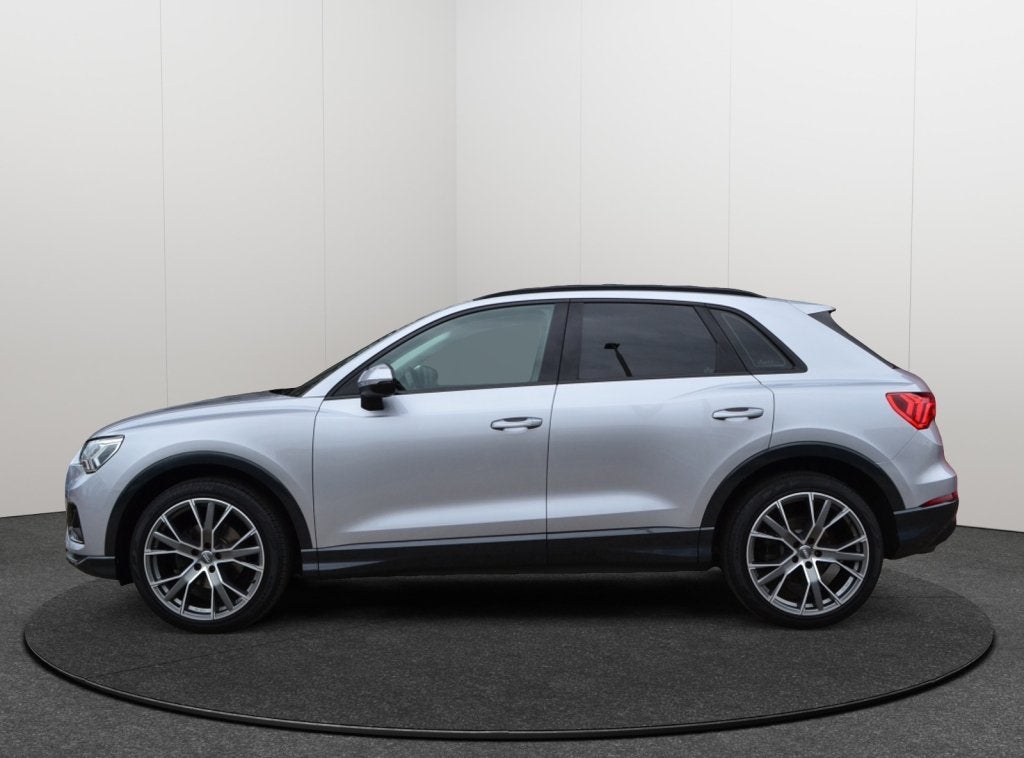 Audi Q3 35 TFSI Pro Line LED/Navi/Leer/Trekhaak/20'' inch, Automaat, 4 cilinders, 150 pk, 1505 kg