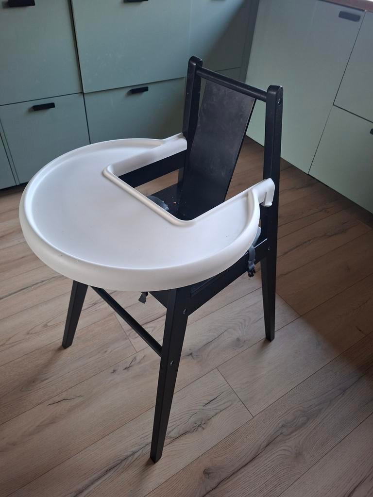 Ikea kinderstoel met afneembaar eetblad, Kinderen en Baby's, Kinderstoelen, Ophalen, Gebruikt, Overige typen, Gordel(s)