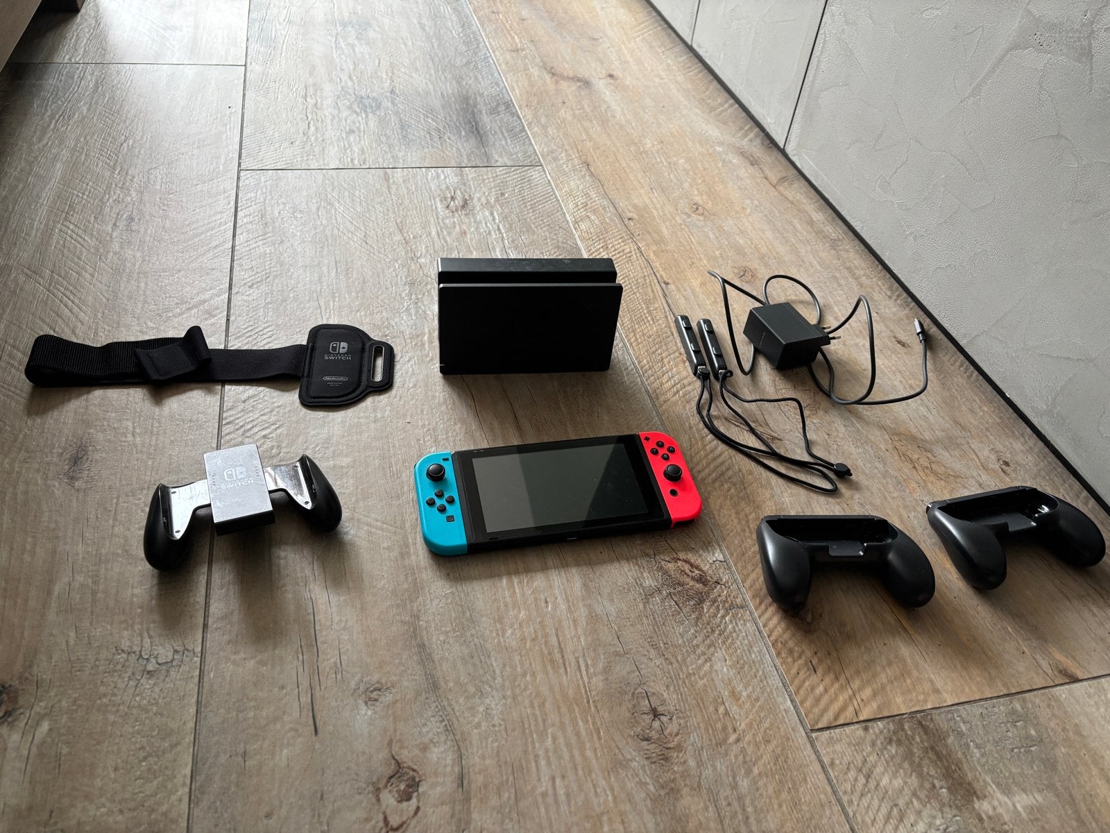 Nintendo Switch (V2) met nieuwe joy-cons, Spelcomputers en Games, Switch 2019 Upgrade, Gebruikt, Met 2 controllers, Ophalen of Verzenden