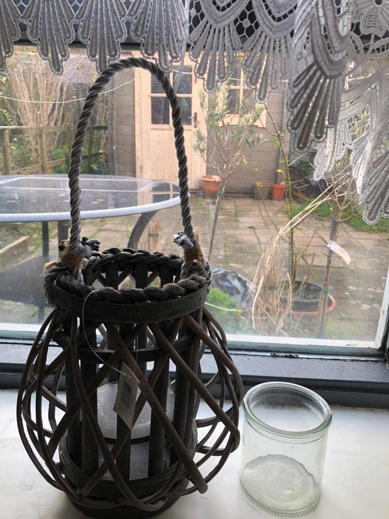 Houten WINDLICHT - grijs met glazen lichthouder, Huis en Inrichting, Woonaccessoires | Kandelaars en Kaarsen, 25 tot 50 cm, Ophalen of Verzenden