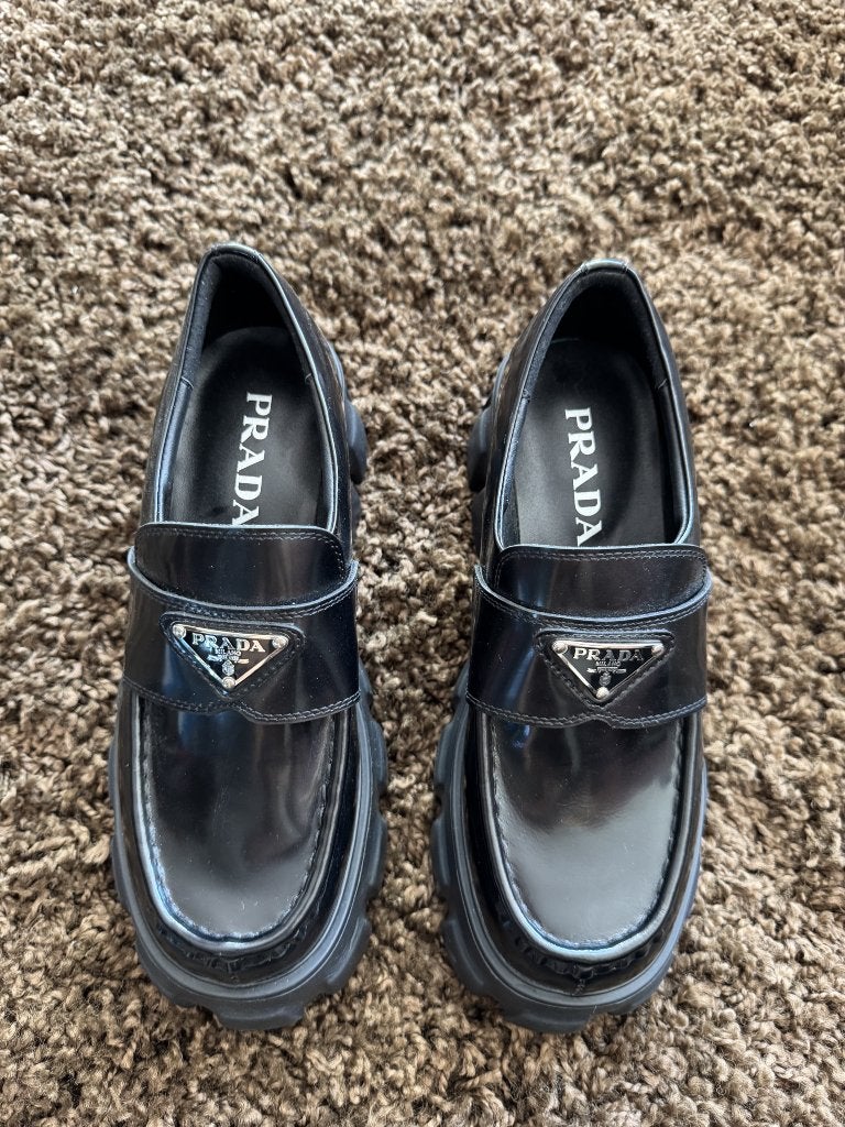 Prada Monolith loafers zwart leer maat 41 unisex (nieuw), Kleding | Dames, Schoenen, Nieuw, Instappers, Zwart, Verzenden