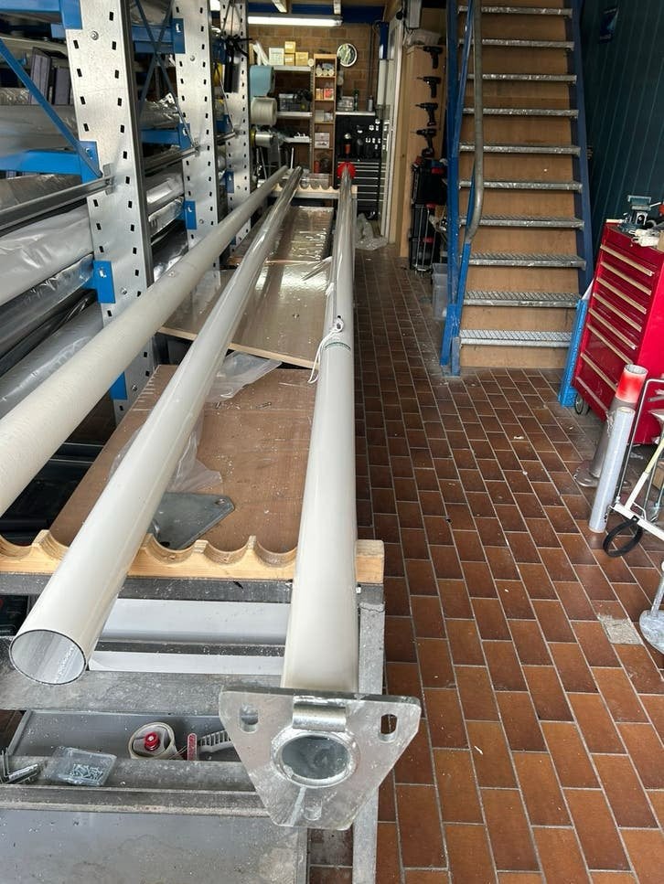 Zgan 6 meter aluminium vlaggenmast 90 mm ø met kantelvoet, Ophalen, Zo goed als nieuw
