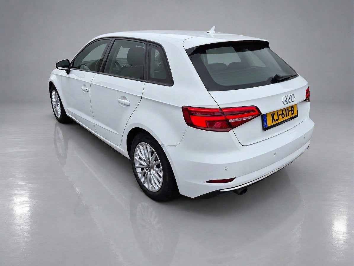 Audi A3 Sportback 1.0 TFSI Sport Lease Edition, Voorwielaandrijving, Lichtsensor, Stof, Gebruikt