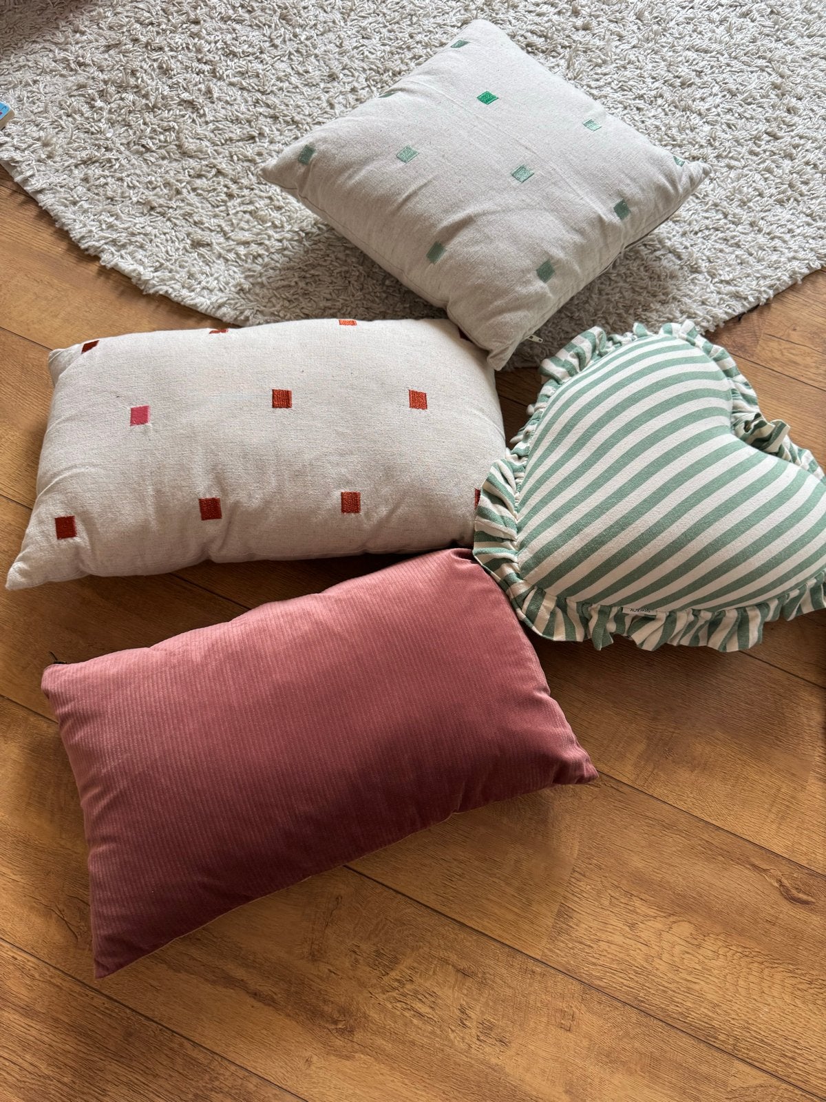 Set van 4 decoratieve kussens in diverse kleuren en vormen, Ophalen, Gebruikt, Roze, Overige vormen
