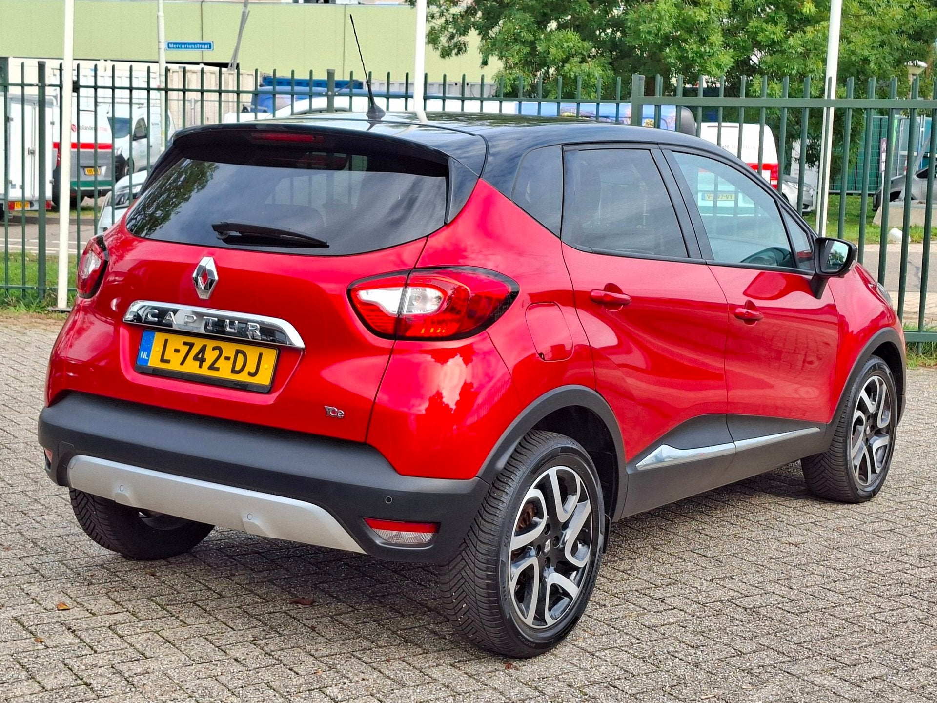 Foto 4 van Renault Captur 1.2 TCe Xmod Autom Navi Camera Pdc Clima